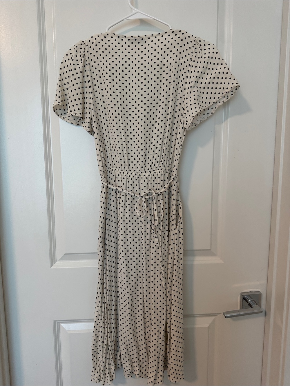 & Other Stories Polka Dot V-Neck Midi Dress Flutter Sleeve - Picture 4 of 4